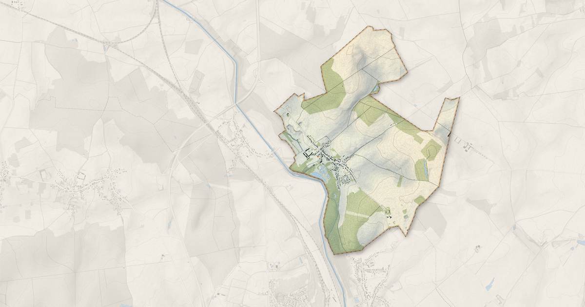 Portrait cartographique de Liez : relief, eau, forêts, bâti et voies, calculés à partir des données de l'IGN