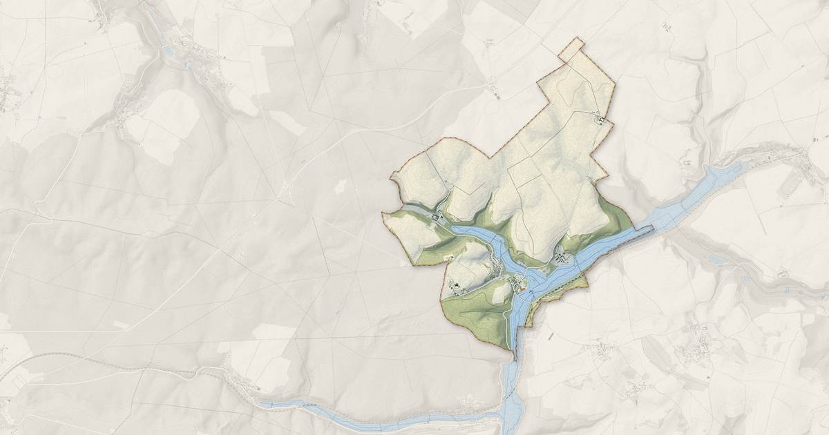 Portrait cartographique de Longpont : relief, eau, forêts, bâti et voies, calculés à partir des données de l'IGN