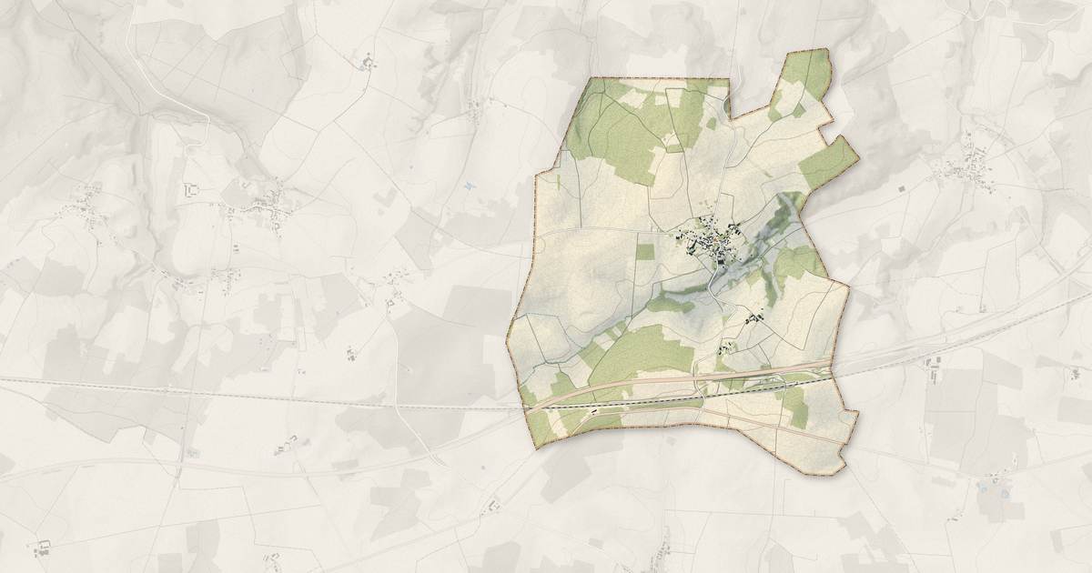 Portrait cartographique de Lucy-le-Bocage : relief, eau, forêts, bâti et voies, calculés à partir des données de l'IGN