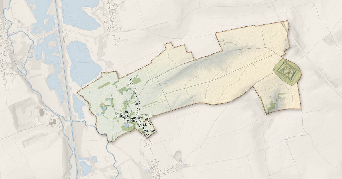 Portrait cartographique de Mayot : relief, eau, forêts, bâti et voies, calculés à partir des données de l'IGN