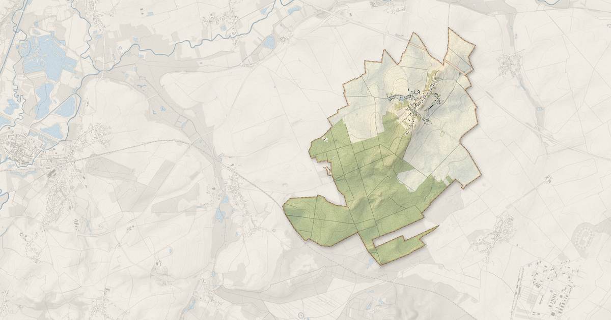 Portrait cartographique de Monceau-lès-Leups : relief, eau, forêts, bâti et voies, calculés à partir des données de l'IGN