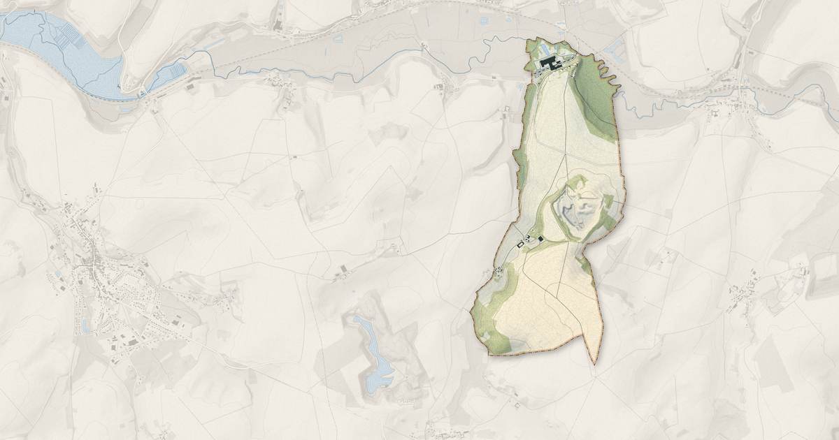 Portrait cartographique de Montgru-Saint-Hilaire : relief, eau, forêts, bâti et voies, calculés à partir des données de l'IGN