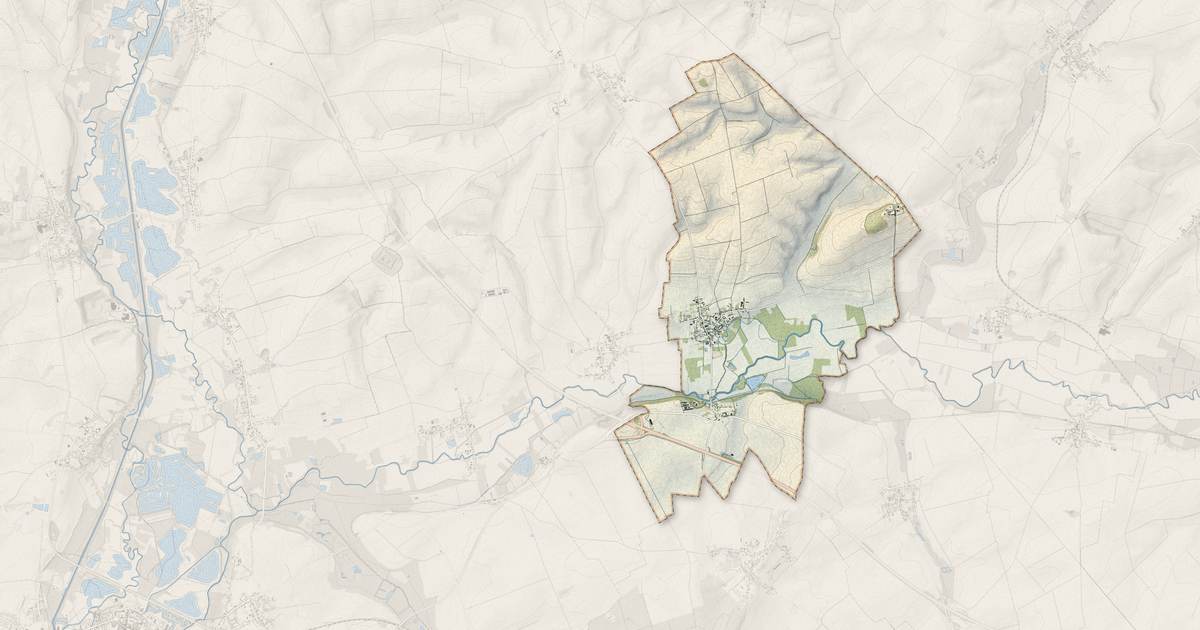 Portrait cartographique de Nouvion-et-Catillon : relief, eau, forêts, bâti et voies, calculés à partir des données de l'IGN