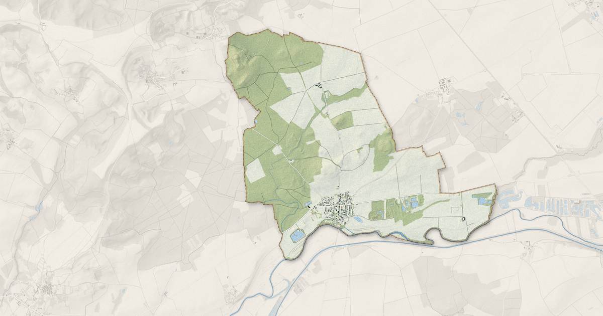 Portrait cartographique de Pontavert : relief, eau, forêts, bâti et voies, calculés à partir des données de l'IGN