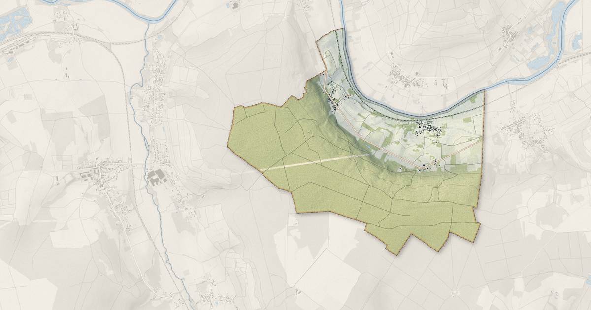 Portrait cartographique de Reuilly-Sauvigny : relief, eau, forêts, bâti et voies, calculés à partir des données de l'IGN