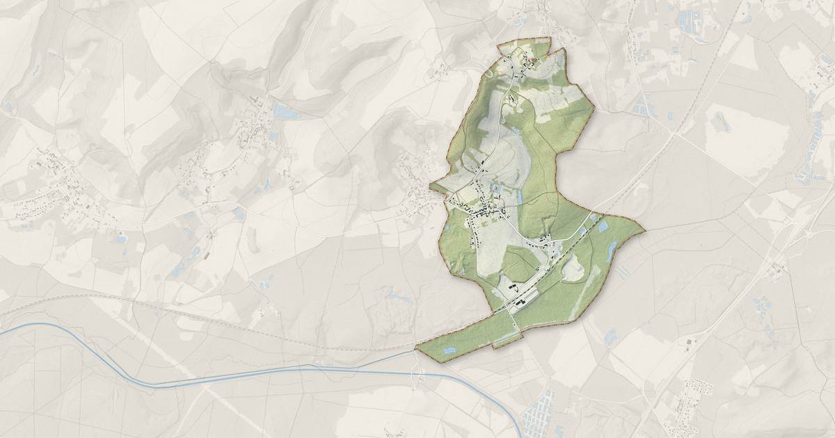 Portrait cartographique de Royaucourt-et-Chailvet : relief, eau, forêts, bâti et voies, calculés à partir des données de l'IGN