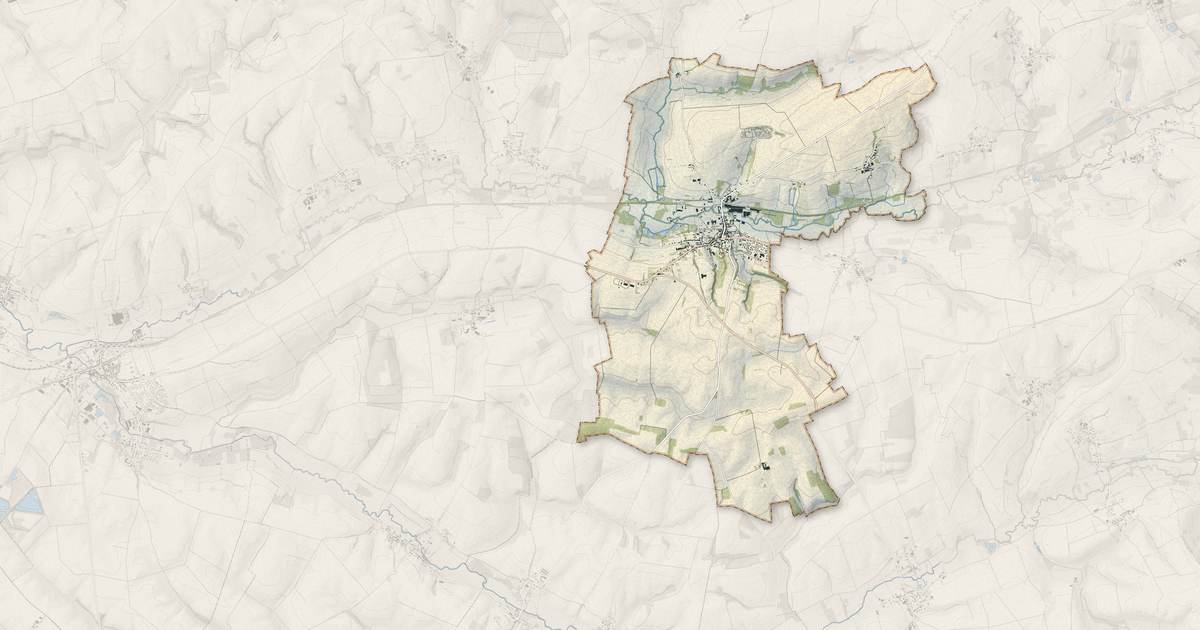 Portrait cartographique de Rozoy-sur-Serre : relief, eau, forêts, bâti et voies, calculés à partir des données de l'IGN