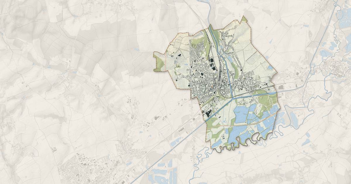 Portrait cartographique de Tergnier : relief, eau, forêts, bâti et voies, calculés à partir des données de l'IGN