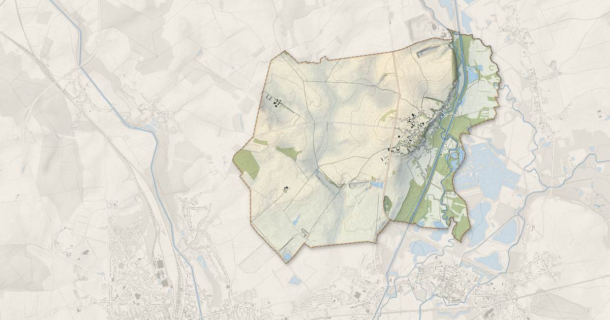 Portrait cartographique de Travecy : relief, eau, forêts, bâti et voies, calculés à partir des données de l'IGN