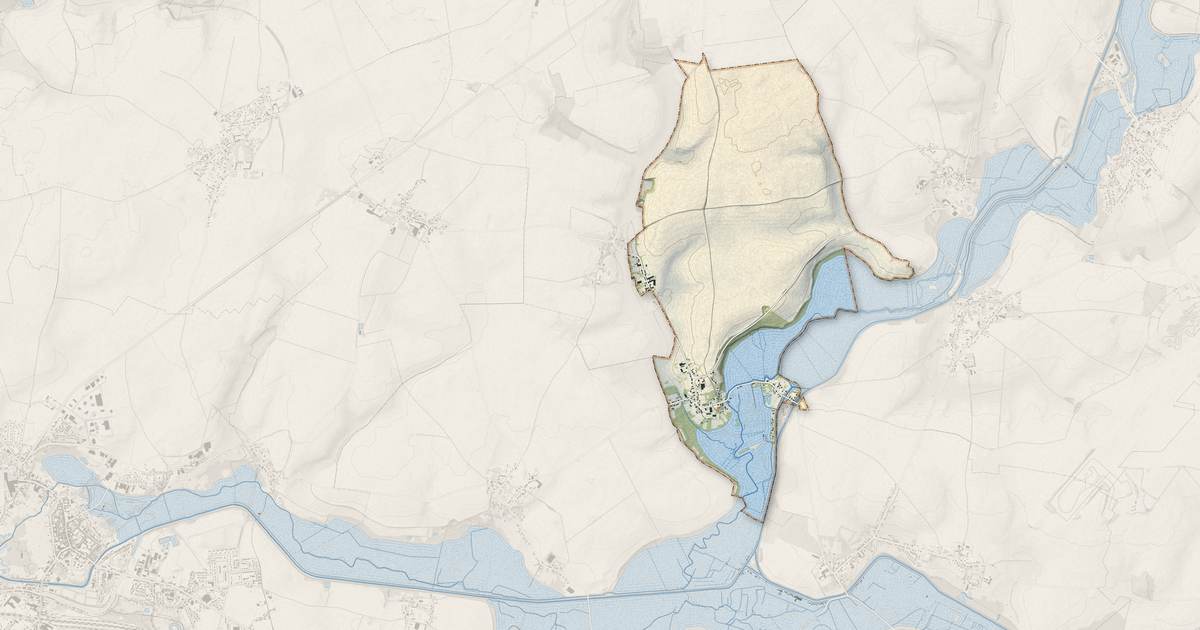 Portrait cartographique de Tugny-et-Pont : relief, eau, forêts, bâti et voies, calculés à partir des données de l'IGN