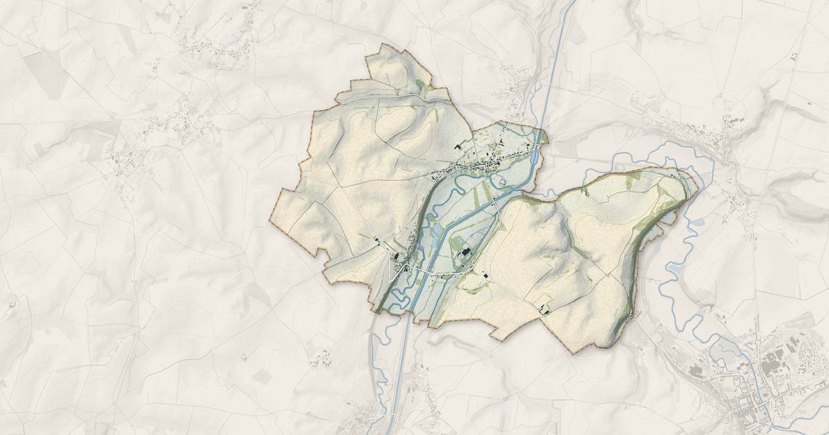 Portrait cartographique de Vadencourt : relief, eau, forêts, bâti et voies, calculés à partir des données de l'IGN