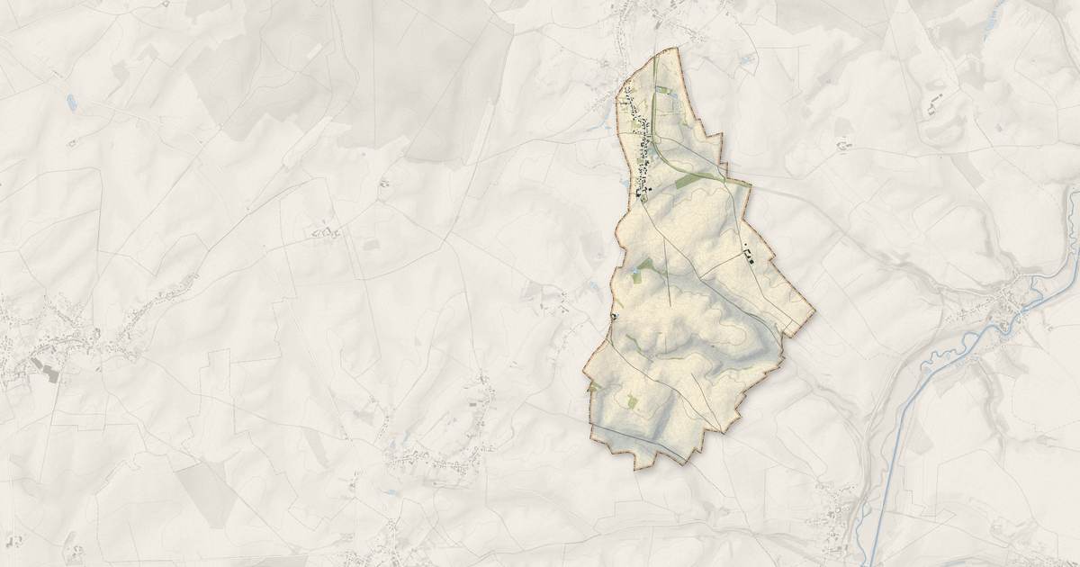 Portrait cartographique de Petit-Verly : relief, eau, forêts, bâti et voies, calculés à partir des données de l'IGN