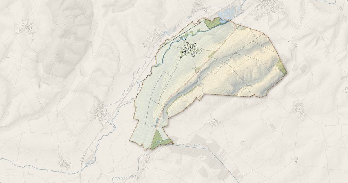 Portrait cartographique de Voyenne : relief, eau, forêts, bâti et voies, calculés à partir des données de l'IGN