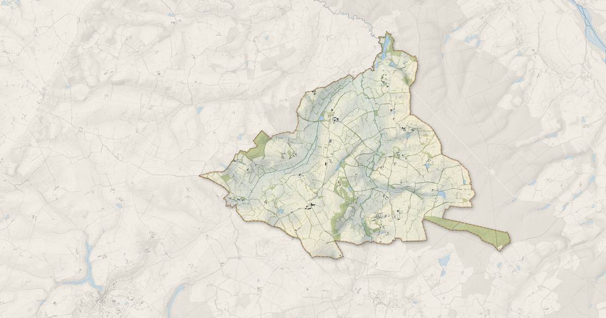 Portrait cartographique de Agonges : relief, eau, forêts, bâti et voies, calculés à partir des données de l'IGN