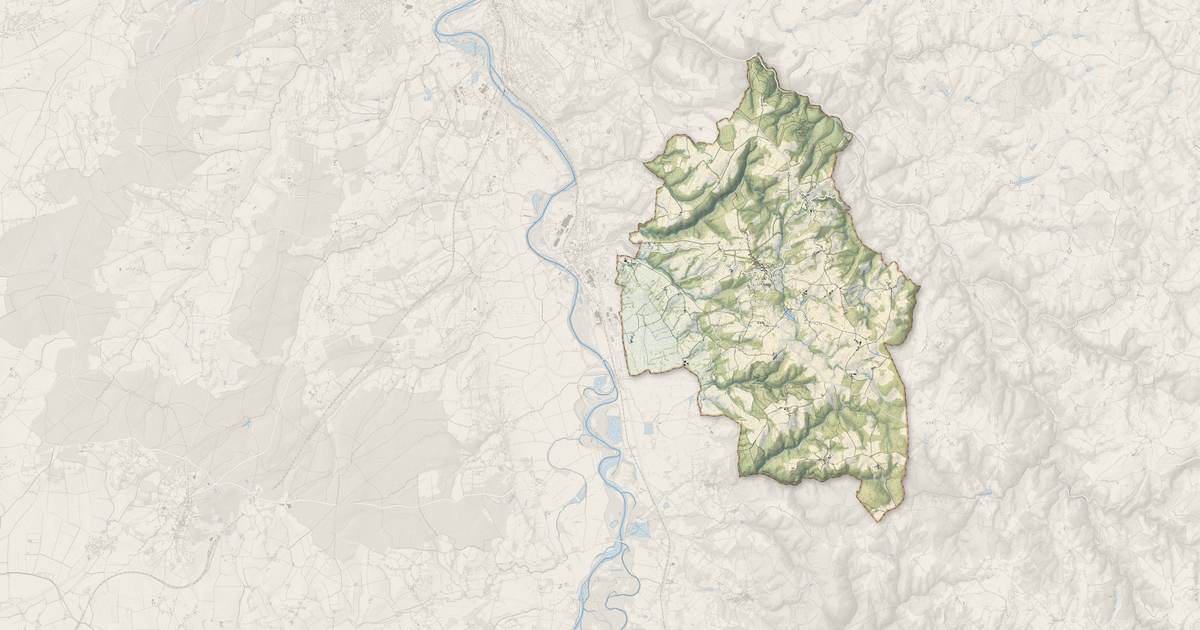 Portrait cartographique de Busset : relief, eau, forêts, bâti et voies, calculés à partir des données de l'IGN