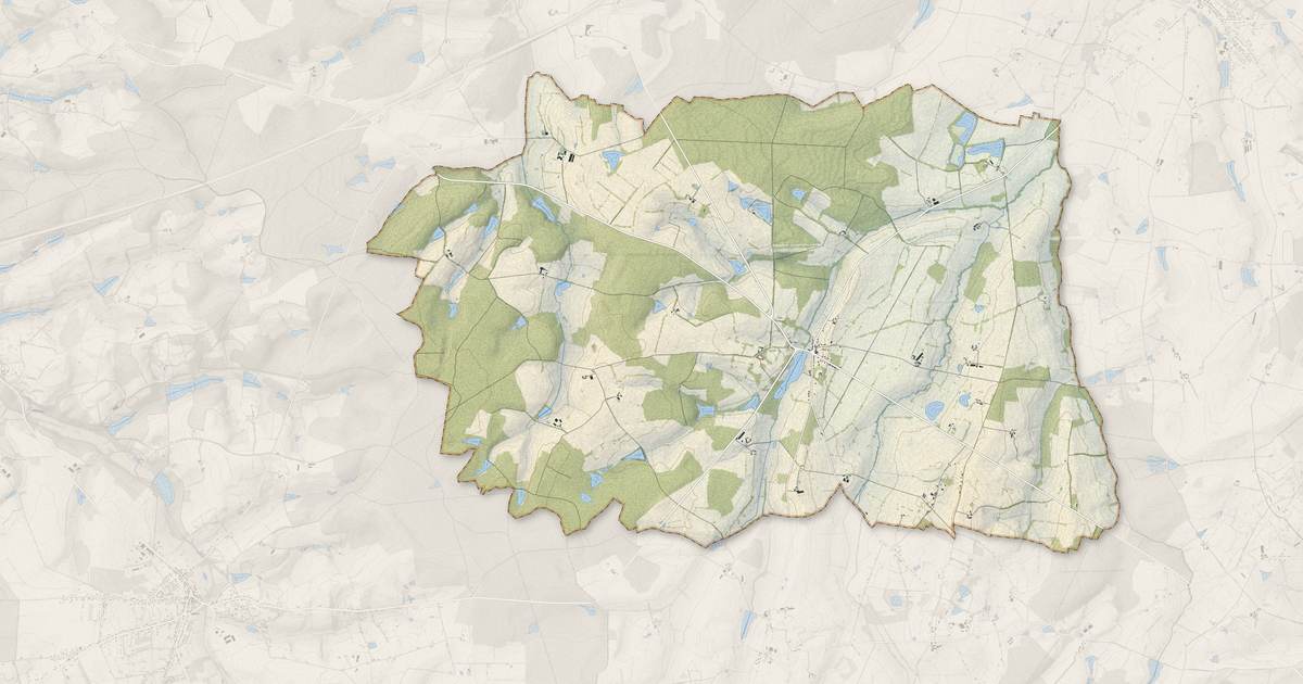 Portrait cartographique de Chapeau : relief, eau, forêts, bâti et voies, calculés à partir des données de l'IGN