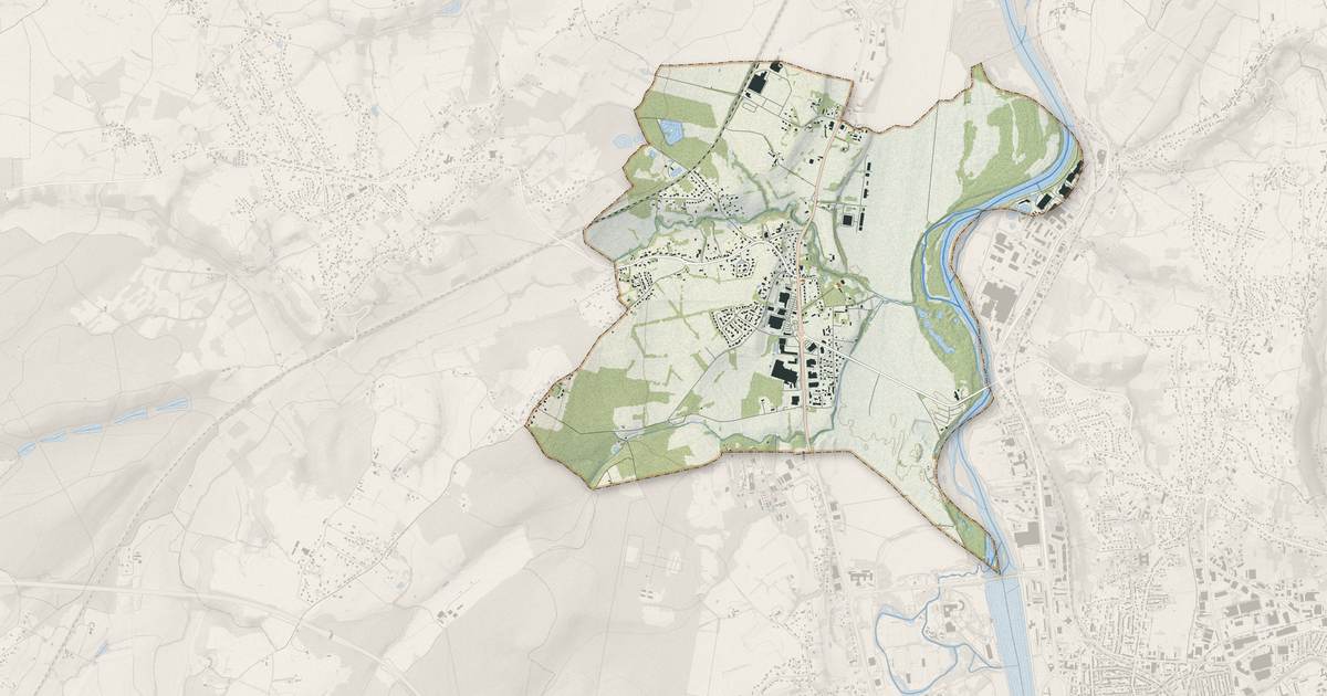Portrait cartographique de Charmeil : relief, eau, forêts, bâti et voies, calculés à partir des données de l'IGN