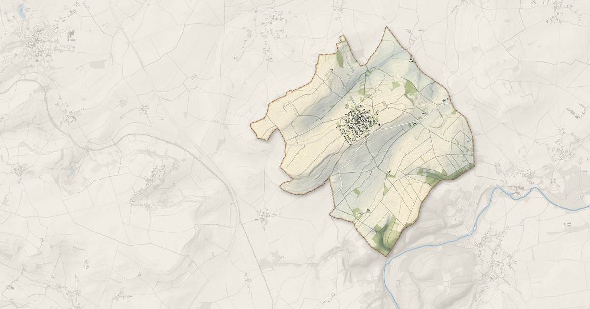 Portrait cartographique de Charroux : relief, eau, forêts, bâti et voies, calculés à partir des données de l'IGN