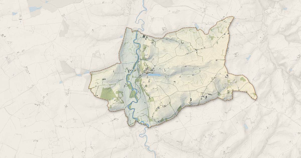 Portrait cartographique de Chavroches : relief, eau, forêts, bâti et voies, calculés à partir des données de l'IGN