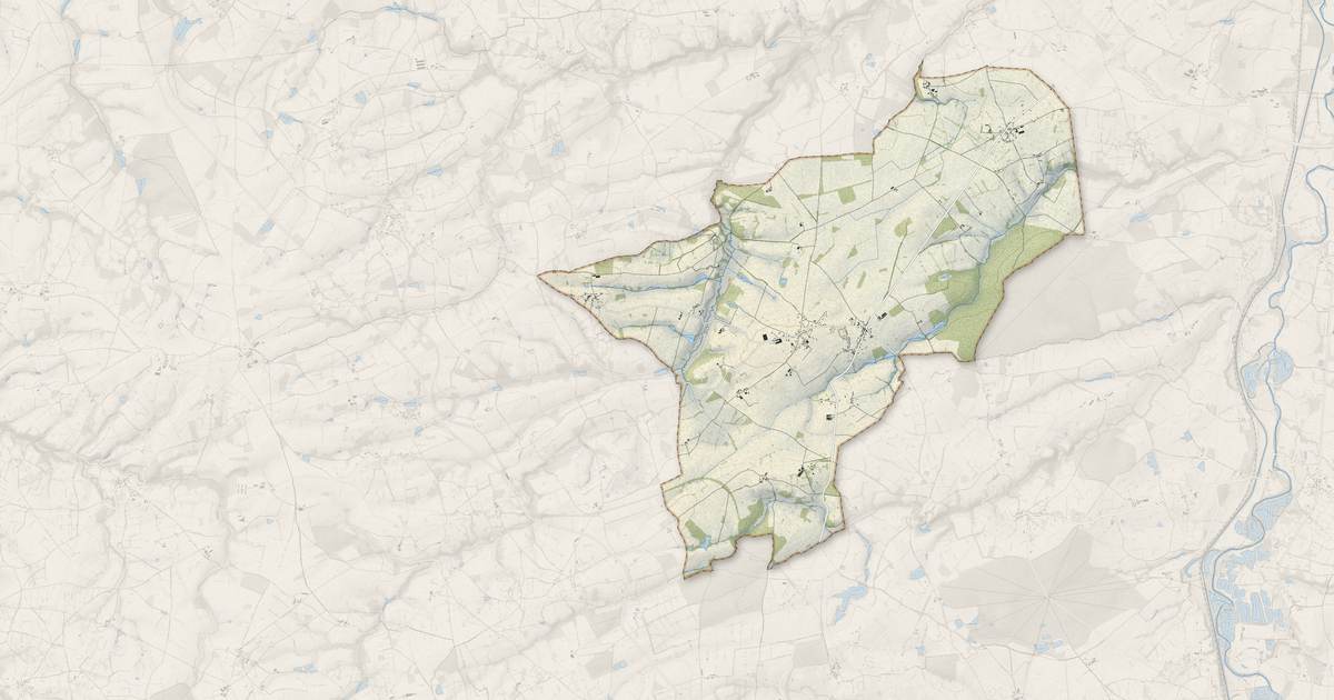 Portrait cartographique de Chazemais : relief, eau, forêts, bâti et voies, calculés à partir des données de l'IGN