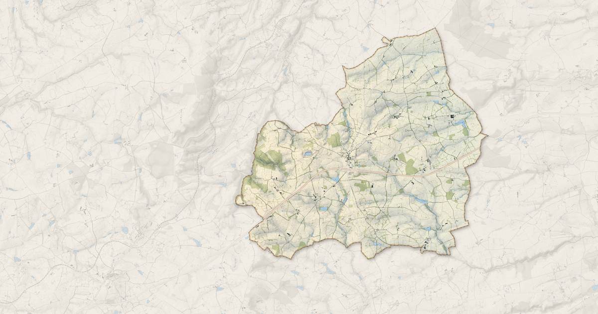 Portrait cartographique de Cressanges : relief, eau, forêts, bâti et voies, calculés à partir des données de l'IGN