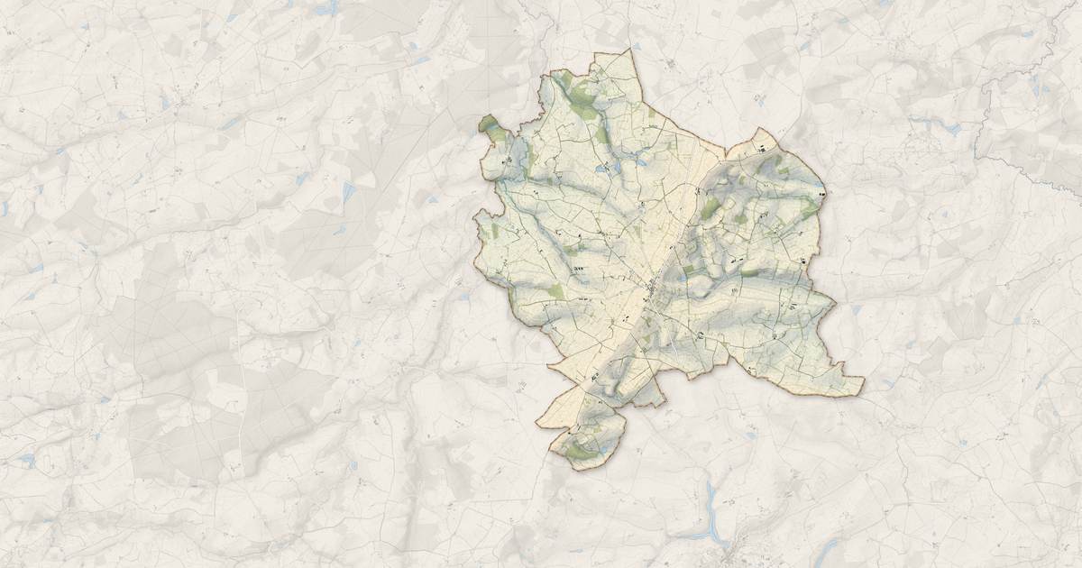 Portrait cartographique de Franchesse : relief, eau, forêts, bâti et voies, calculés à partir des données de l'IGN