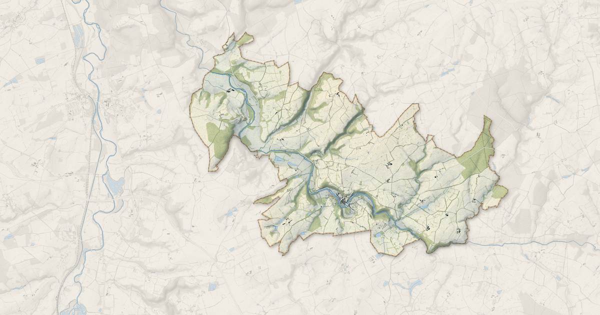 Portrait cartographique de Hérisson : relief, eau, forêts, bâti et voies, calculés à partir des données de l'IGN