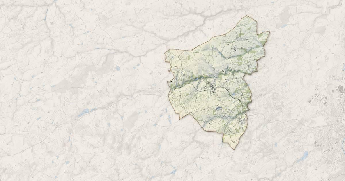 Portrait cartographique de Huriel : relief, eau, forêts, bâti et voies, calculés à partir des données de l'IGN
