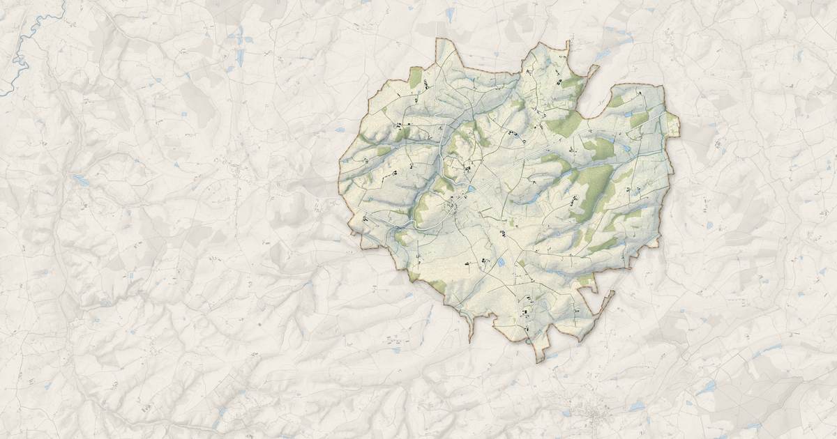 Portrait cartographique de Liernolles : relief, eau, forêts, bâti et voies, calculés à partir des données de l'IGN