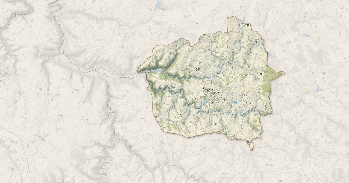 Portrait cartographique de Marcillat-en-Combraille : relief, eau, forêts, bâti et voies, calculés à partir des données de l'IGN