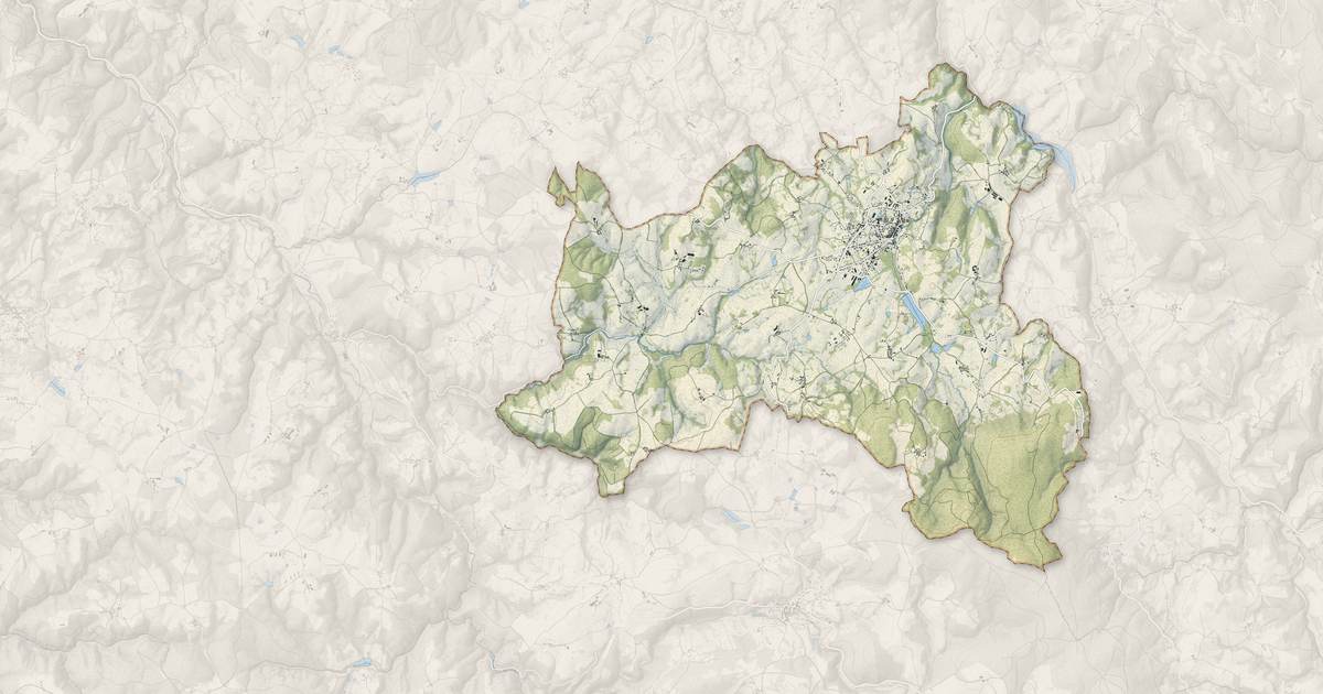 Portrait cartographique de Le Mayet-de-Montagne : relief, eau, forêts, bâti et voies, calculés à partir des données de l'IGN