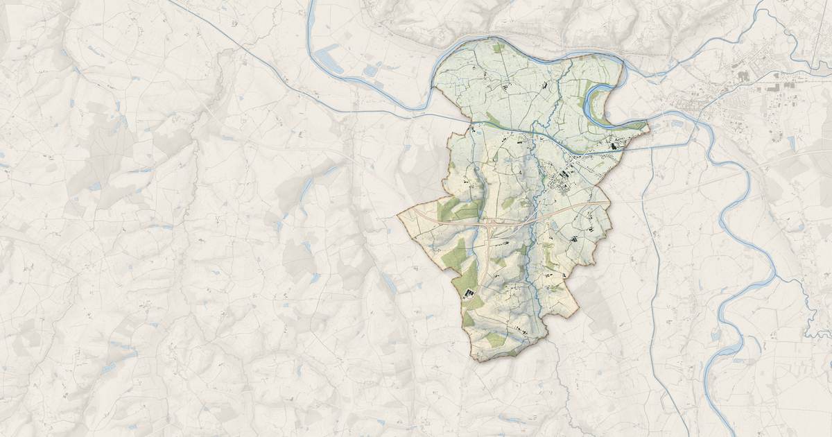 Portrait cartographique de Molinet : relief, eau, forêts, bâti et voies, calculés à partir des données de l'IGN