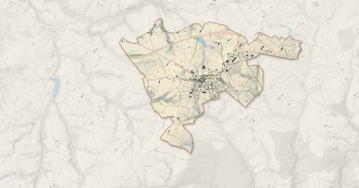 Portrait cartographique de Montmarault : relief, eau, forêts, bâti et voies, calculés à partir des données de l'IGN