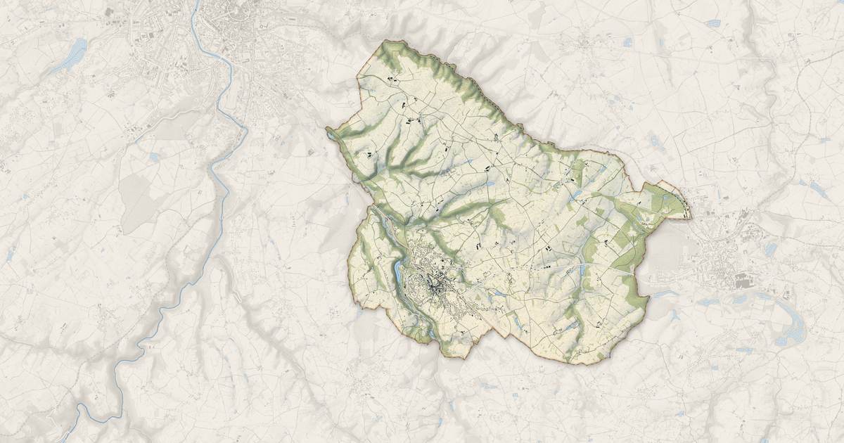 Portrait cartographique de Néris-les-Bains : relief, eau, forêts, bâti et voies, calculés à partir des données de l'IGN