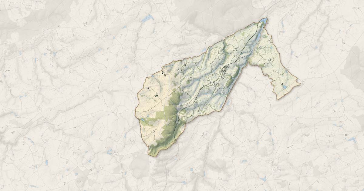 Portrait cartographique de Noyant-d'Allier : relief, eau, forêts, bâti et voies, calculés à partir des données de l'IGN