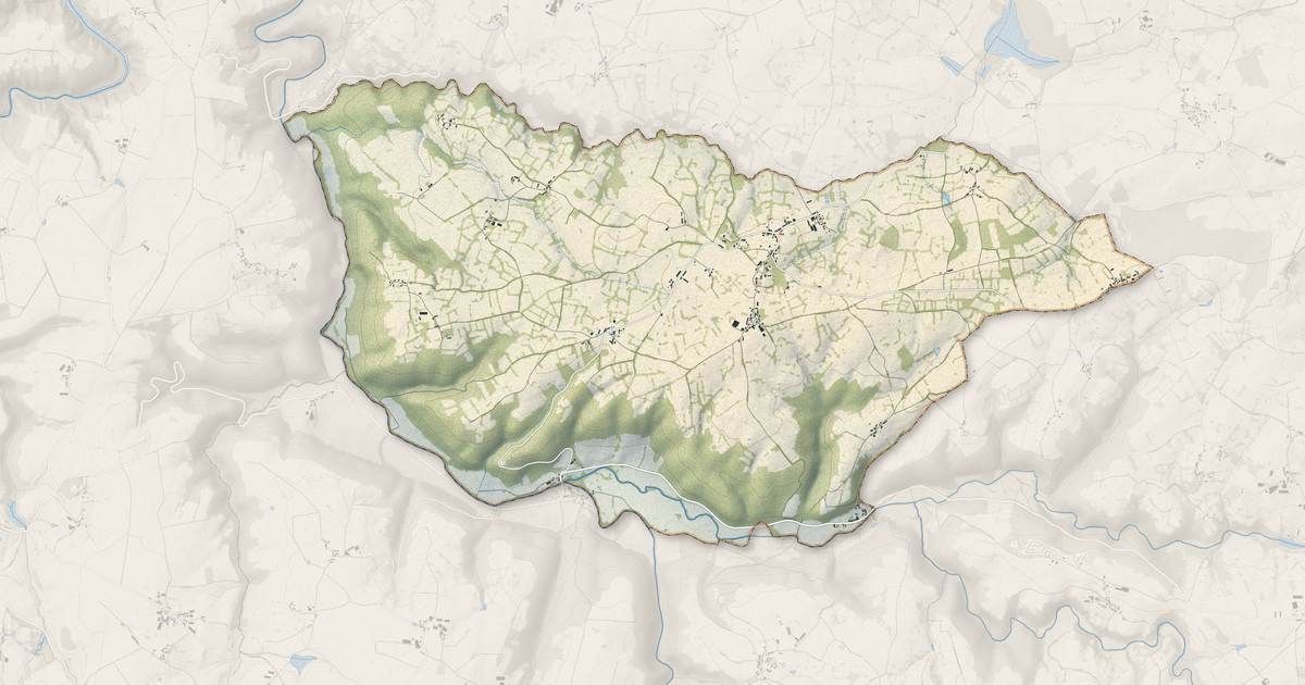 Portrait cartographique de La Petite-Marche : relief, eau, forêts, bâti et voies, calculés à partir des données de l'IGN