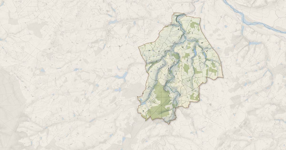 Portrait cartographique de Pouzy-Mésangy : relief, eau, forêts, bâti et voies, calculés à partir des données de l'IGN