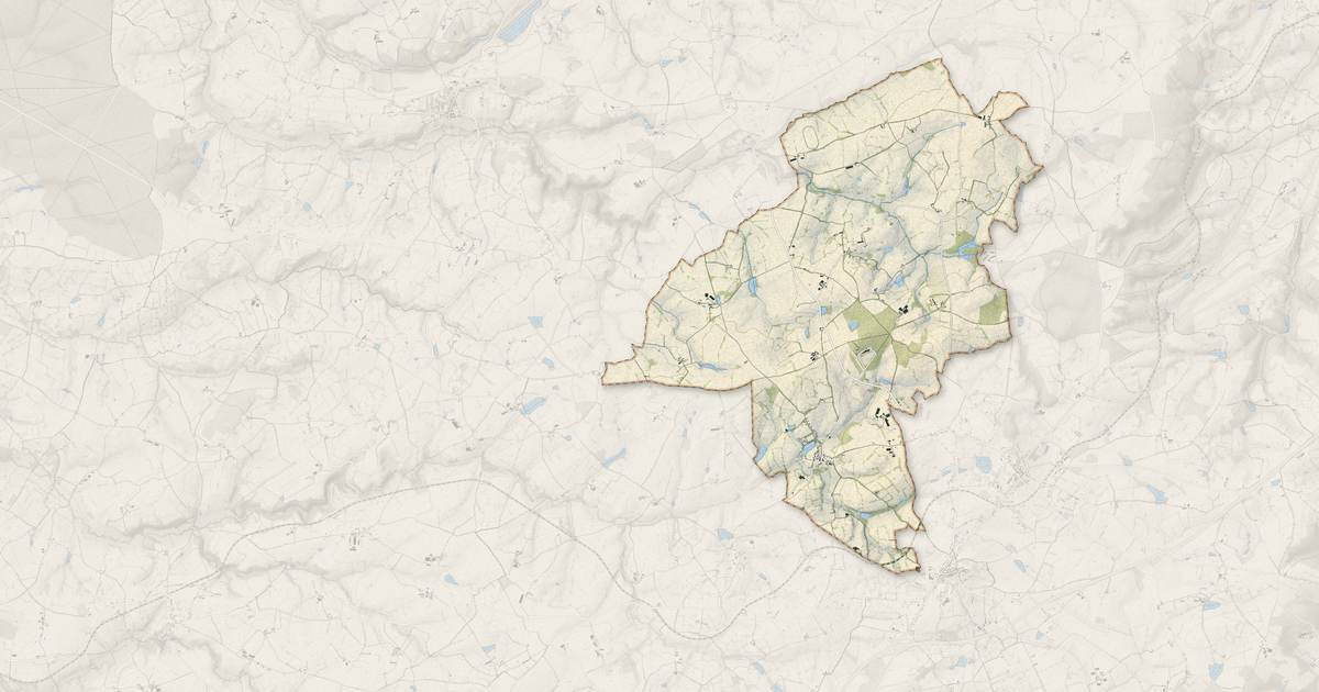 Portrait cartographique de Rocles : relief, eau, forêts, bâti et voies, calculés à partir des données de l'IGN