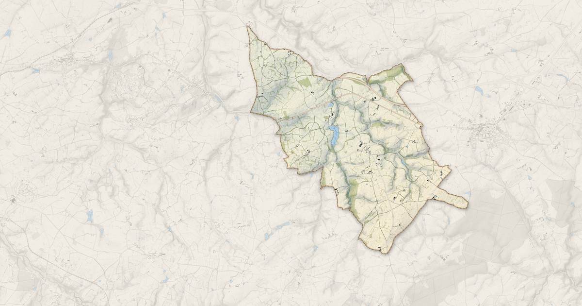 Portrait cartographique de Saint-Bonnet-de-Four : relief, eau, forêts, bâti et voies, calculés à partir des données de l'IGN