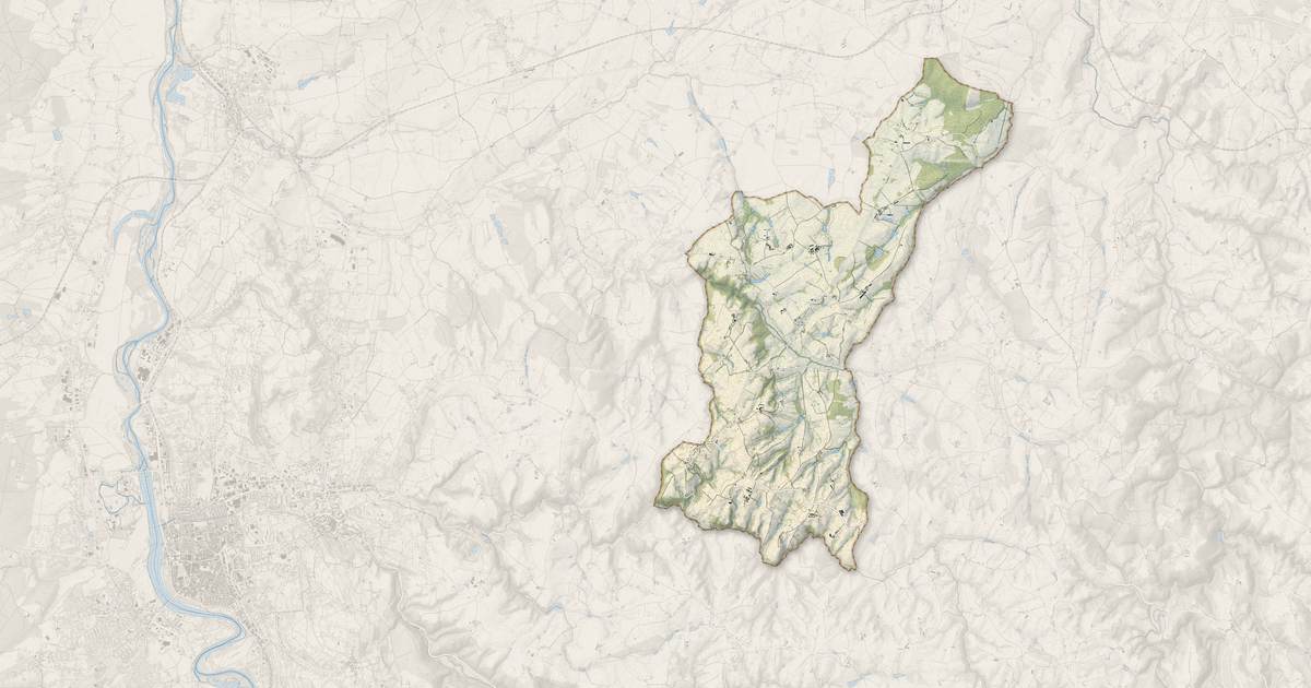 Portrait cartographique de Saint-Christophe-en-Bourbonnais : relief, eau, forêts, bâti et voies, calculés à partir des données de l'IGN