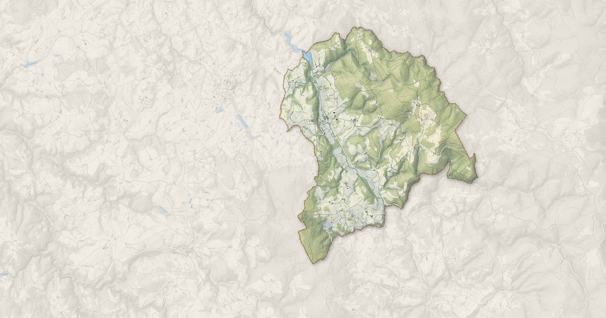 Portrait cartographique de Saint-Clément : relief, eau, forêts, bâti et voies, calculés à partir des données de l'IGN