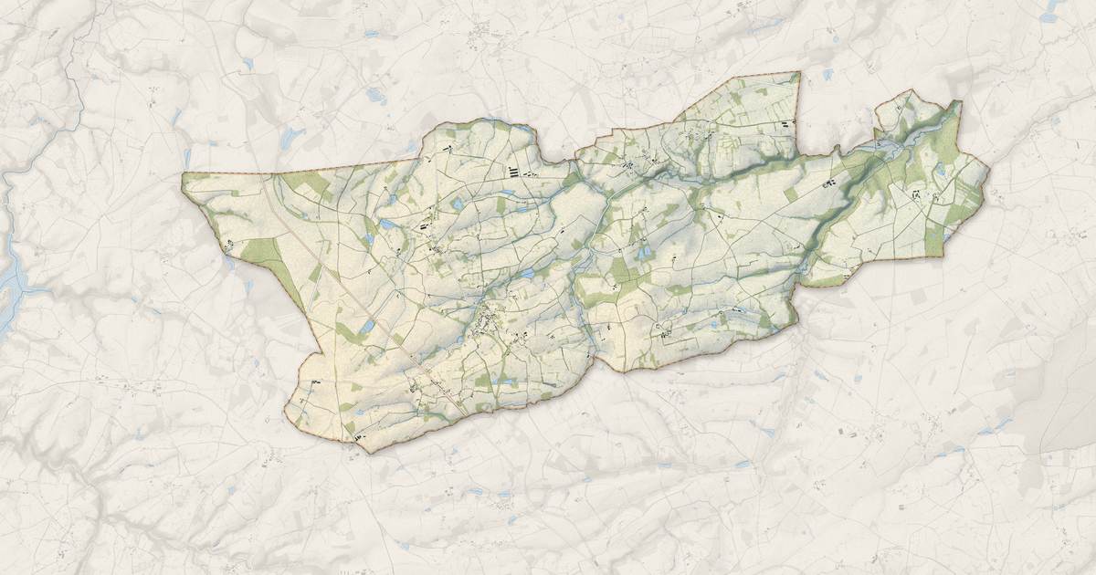 Portrait cartographique de Saint-Désiré : relief, eau, forêts, bâti et voies, calculés à partir des données de l'IGN