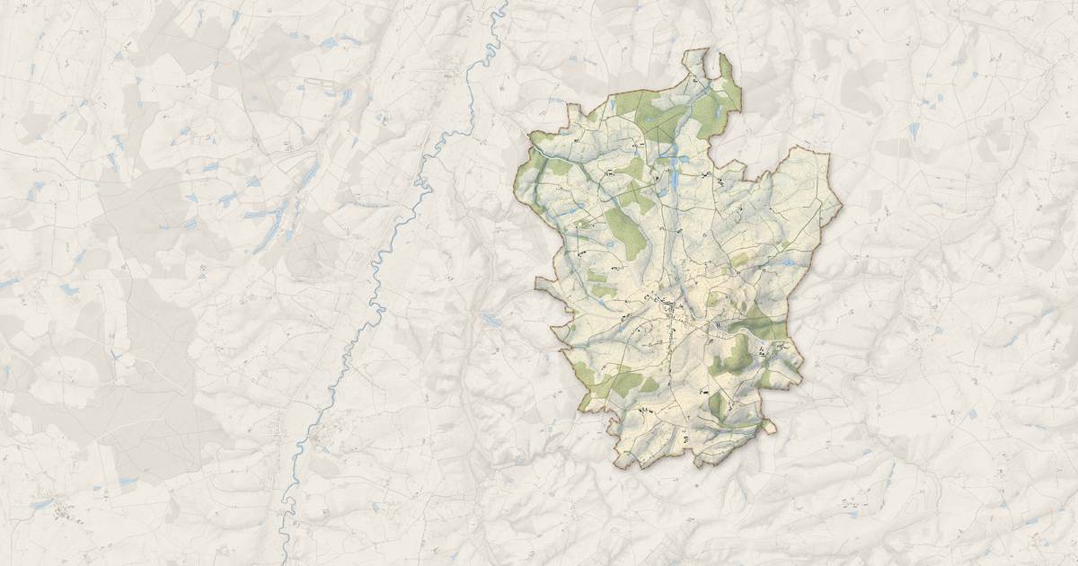 Portrait cartographique de Saint-Léon : relief, eau, forêts, bâti et voies, calculés à partir des données de l'IGN