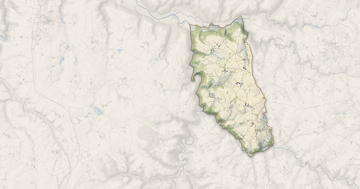 Portrait cartographique de Saint-Marcel-en-Marcillat : relief, eau, forêts, bâti et voies, calculés à partir des données de l'IGN