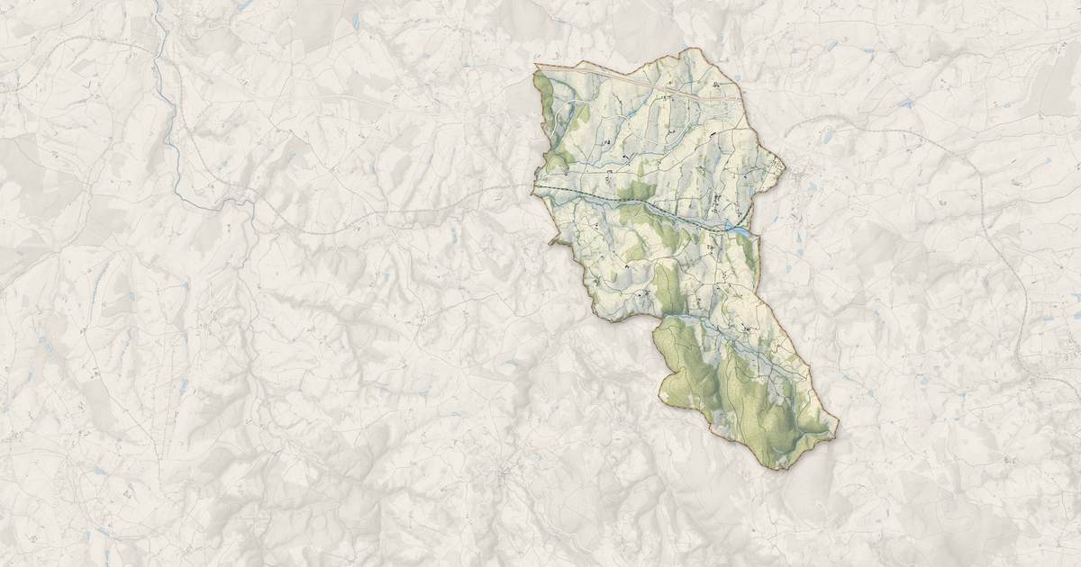 Portrait cartographique de Saint-Pierre-Laval : relief, eau, forêts, bâti et voies, calculés à partir des données de l'IGN