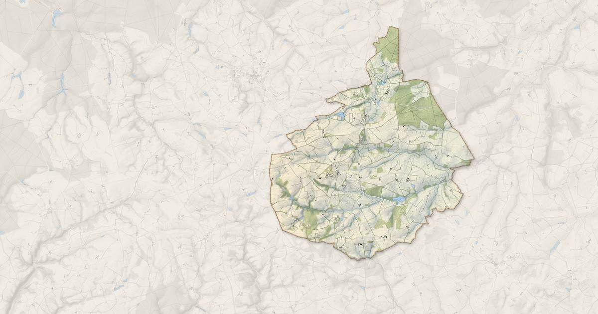 Portrait cartographique de Theneuille : relief, eau, forêts, bâti et voies, calculés à partir des données de l'IGN