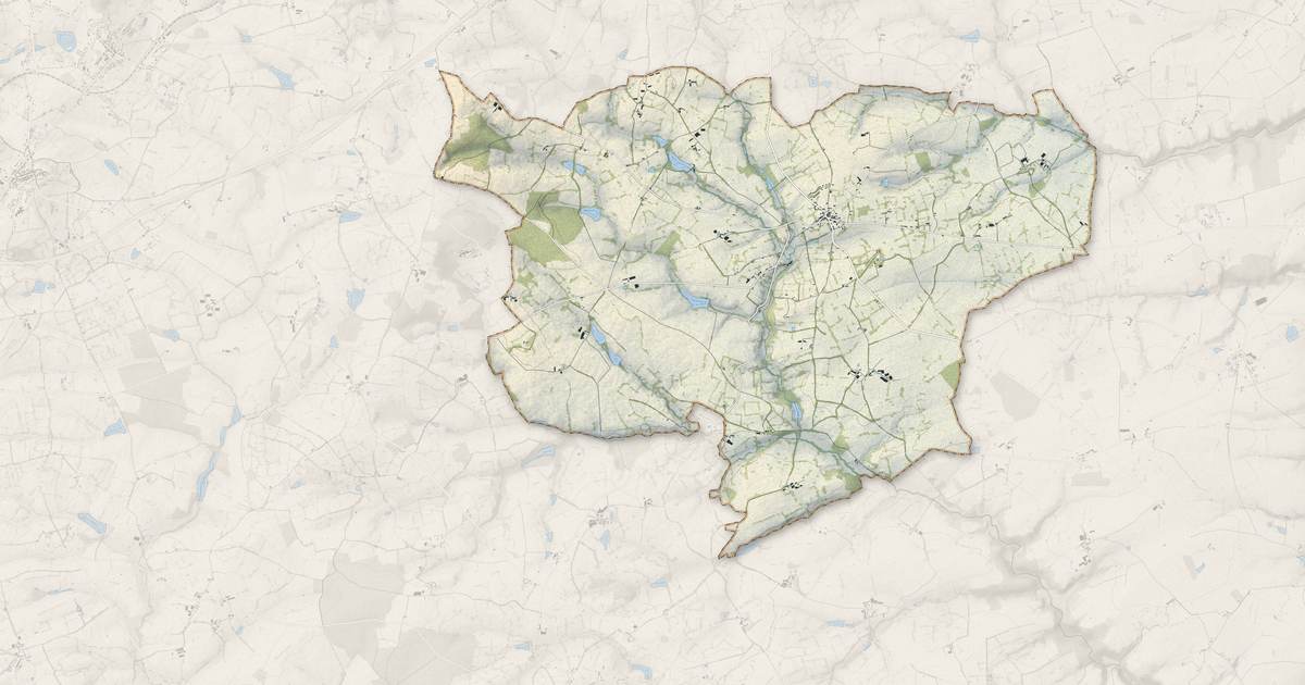 Portrait cartographique de Treban : relief, eau, forêts, bâti et voies, calculés à partir des données de l'IGN