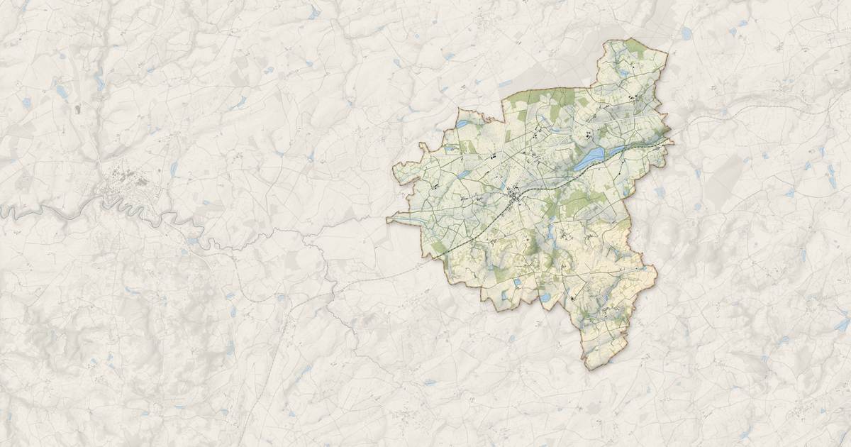 Portrait cartographique de Treignat : relief, eau, forêts, bâti et voies, calculés à partir des données de l'IGN