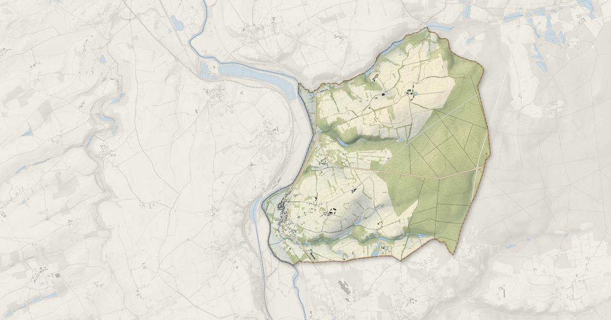 Portrait cartographique de Urçay : relief, eau, forêts, bâti et voies, calculés à partir des données de l'IGN