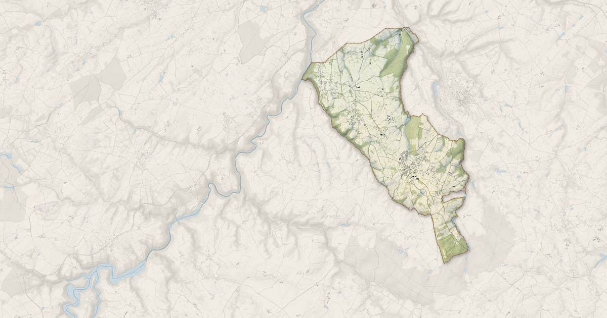 Portrait cartographique de Villebret : relief, eau, forêts, bâti et voies, calculés à partir des données de l'IGN